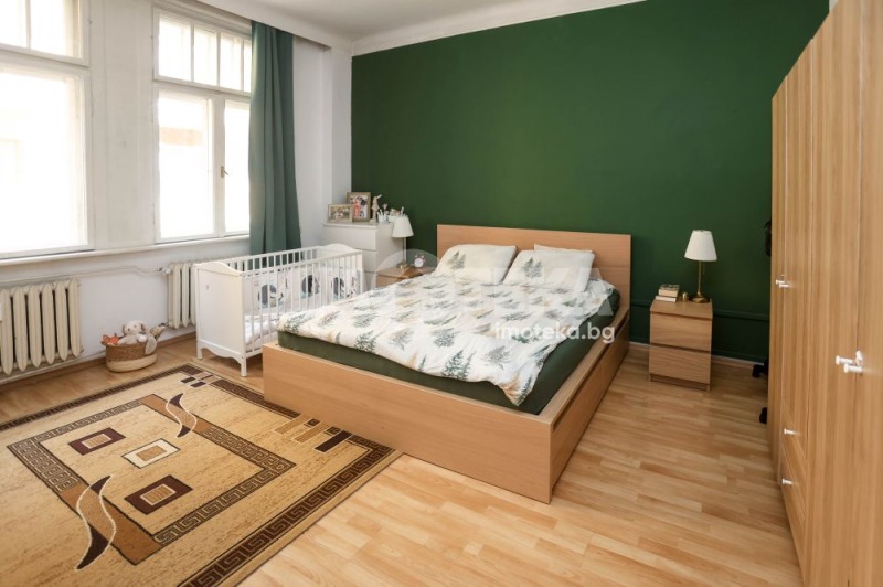 Продава МНОГОСТАЕН, гр. София, Център, снимка 2 - Апартаменти - 52321432