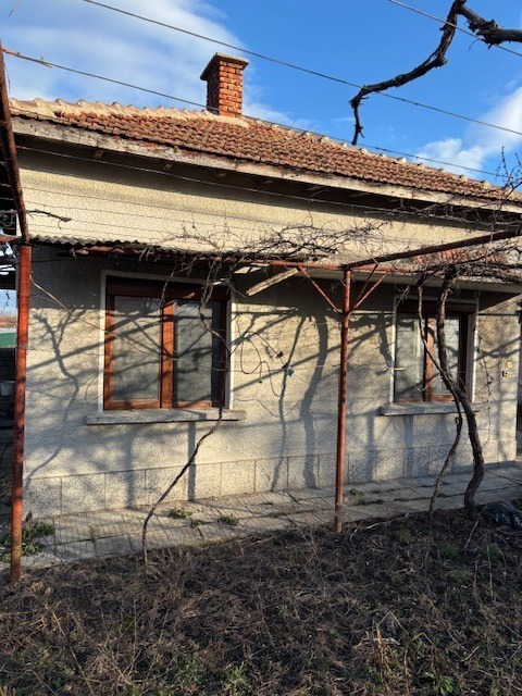 Продава КЪЩА, с. Скутаре, област Пловдив