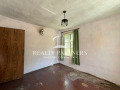 Продава КЪЩА, област Перник, гр. Брезник • 33000 € • 47181805 — Holmes.bg