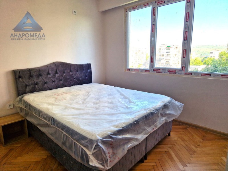 Продава  3-стаен град Плевен , Сторгозия , 80 кв.м | 93093387 - изображение [2]