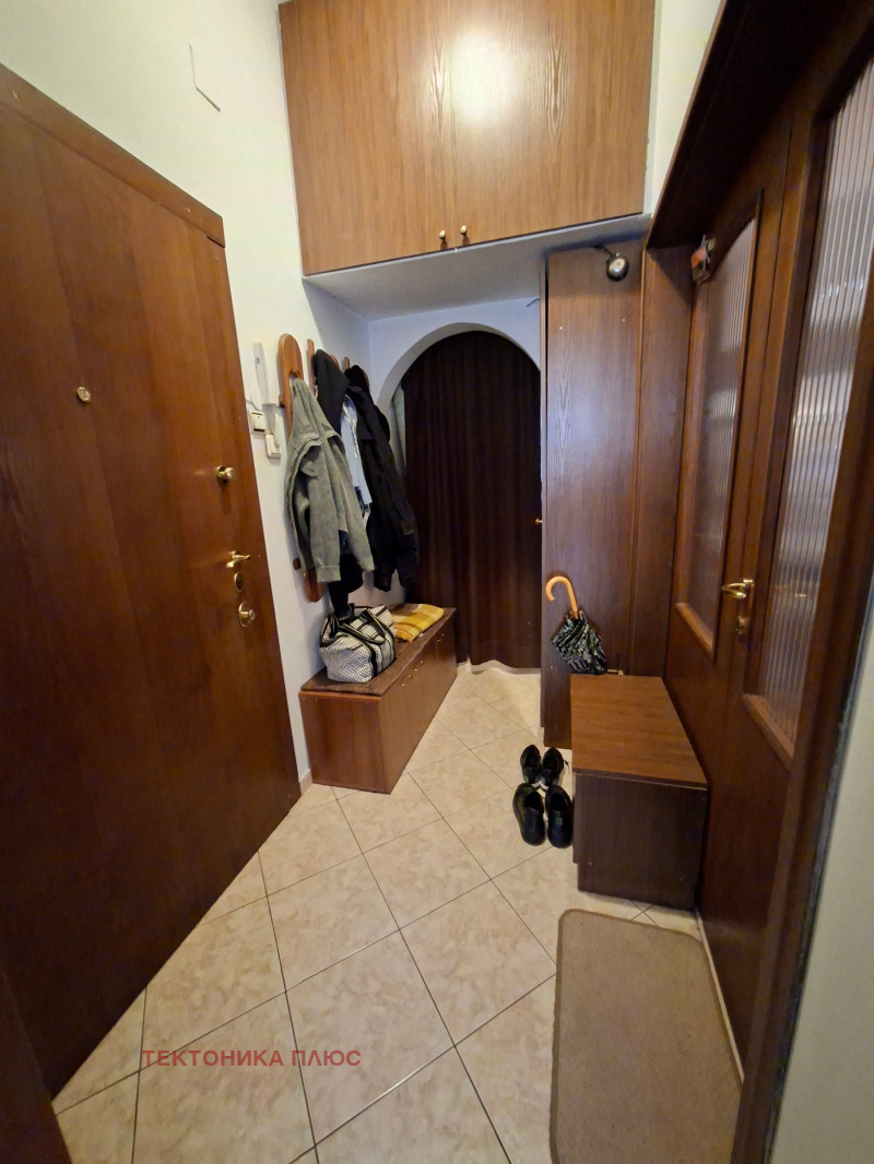 Продава 3-СТАЕН, гр. София, Център, снимка 2 - Апартаменти - 52441787