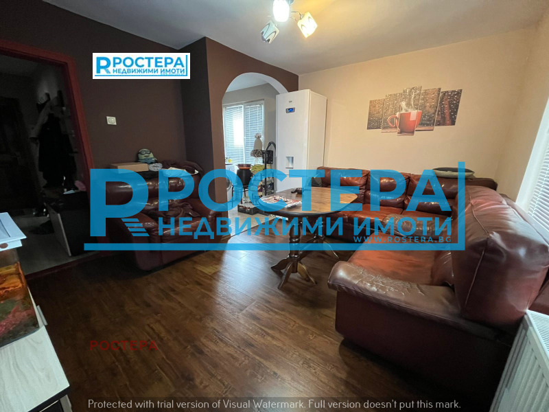 Продава ЕТАЖ ОТ КЪЩА, гр. Търговище, Вароша, снимка 2 - Етаж от къща - 53280986