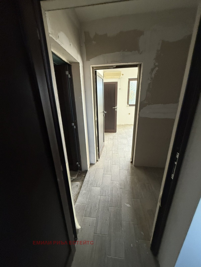 Продава КЪЩА, гр. София, Требич, снимка 8 - Къщи - 51041636