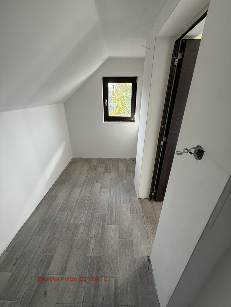 Продава КЪЩА, гр. София, Требич, снимка 3 - Къщи - 51041636