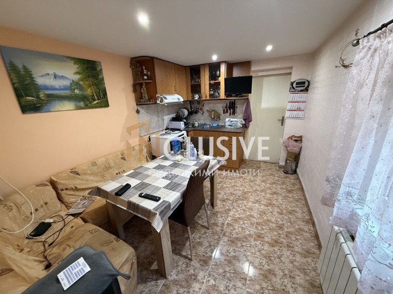 Продава КЪЩА, гр. Варна, Погреби, снимка 2 - Къщи - 53316674