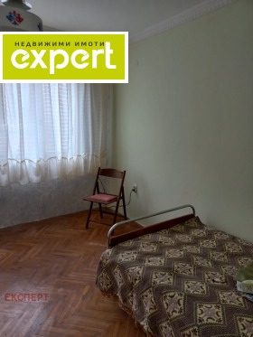 1 chambre Chirok tsentar, Pleven 2