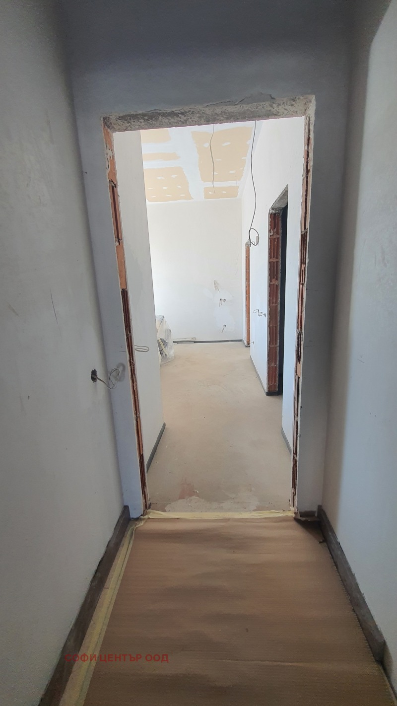 Te koop  3 slaapkamers Sofia , Zona B-5 , 635 m² | 60426054 - afbeelding [12]