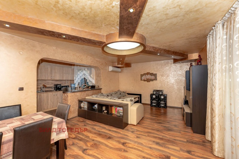 Продава КЪЩА, гр. Пловдив, Западен, снимка 3 - Къщи - 52641224