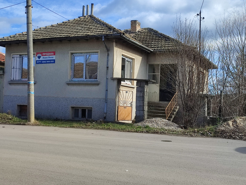 Продава КЪЩА, гр. Вълчи дол, област Варна в Къщи в гр. Вълчи дол ...