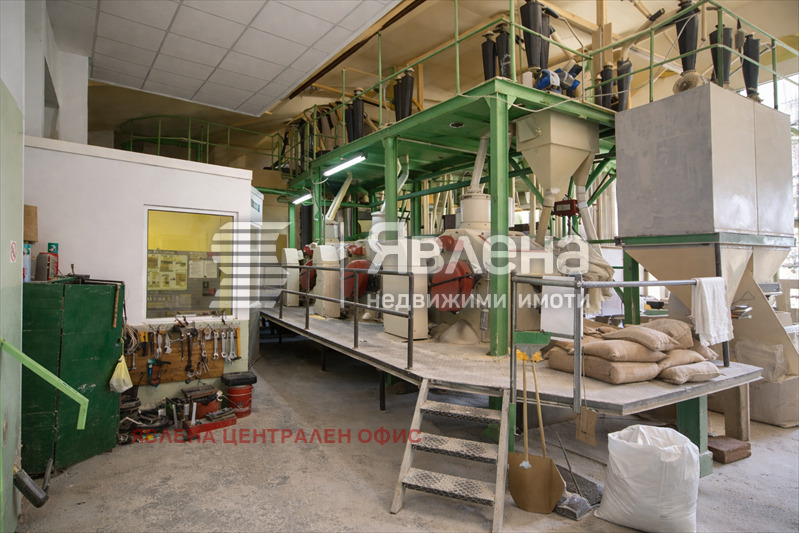 Продава ПРОМ. ПОМЕЩЕНИЕ, гр. Луковит, област Ловеч