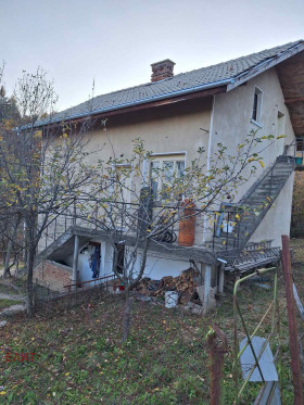 Huis Gorna Brestnitsa, regio Kjoestendil 1