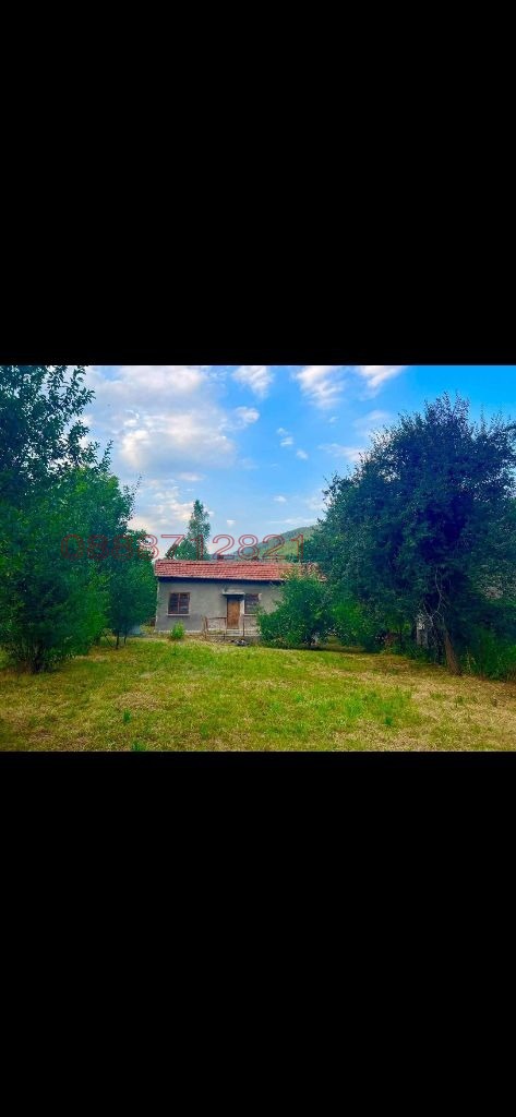 Продава КЪЩА, с. Томпсън, област София област