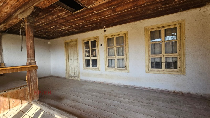 Продава КЪЩА в област Шумен, с. Драгоево - 80 кв.м / 17 383.92 € » 34 000 лв., ЕР/ЕН