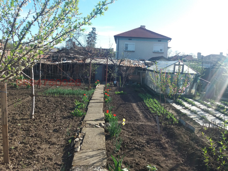 Продава ЕТАЖ ОТ КЪЩА, гр. Генерал Тошево, област Добрич, снимка 3 - Етаж от къща - 52955936