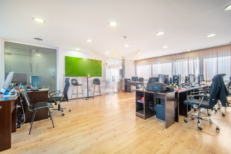 Продава ОФИС, град Варна, Център • 209500 € / 409746.39 лв. • 20099161 1