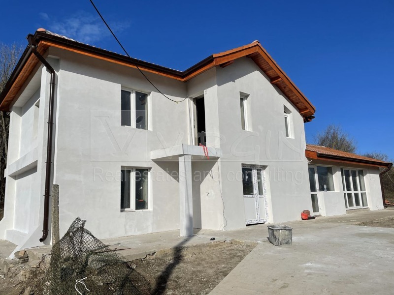 Продава КЪЩА, с. Изгрев, област Варна, снимка 2 - Къщи - 38147876