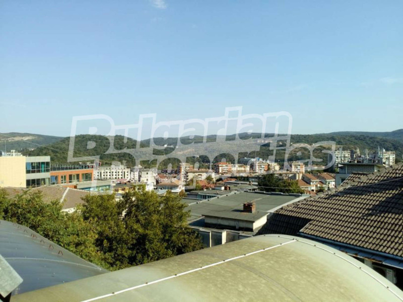 Продава МНОГОСТАЕН в град Велико Търново, Център - 205 кв.м / 246 000 € » 481 134.18 лв., БЪЛГЕРИАН ПРОПЕРТИС