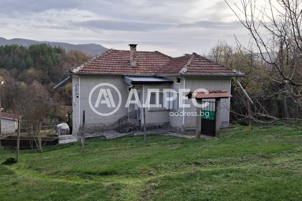 Продава КЪЩА, гр. Севлиево, област Габрово, снимка 2 - Къщи - 53663026