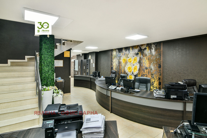 Продава ОФИС в град Варна, ВИНС-Червен площад - 295 кв.м / 600 000 € » 1 173 498.00 лв., ЯВЛЕНА - ОФИС ВАРНА