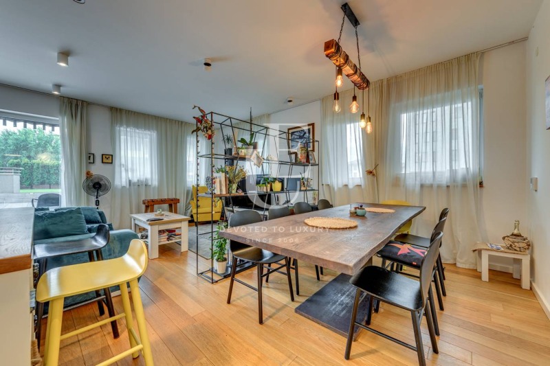 Продава  Многостаен град София , Малинова долина , 318 кв.м | 94756210