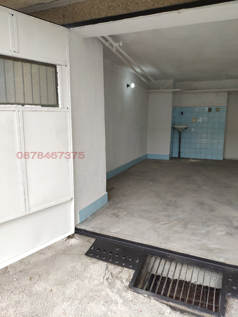 Продава ГАРАЖ, ПАРКОМЯСТО, гр. Плевен, 9-ти квартал, снимка 2 - Гаражи и паркоместа - 52781397