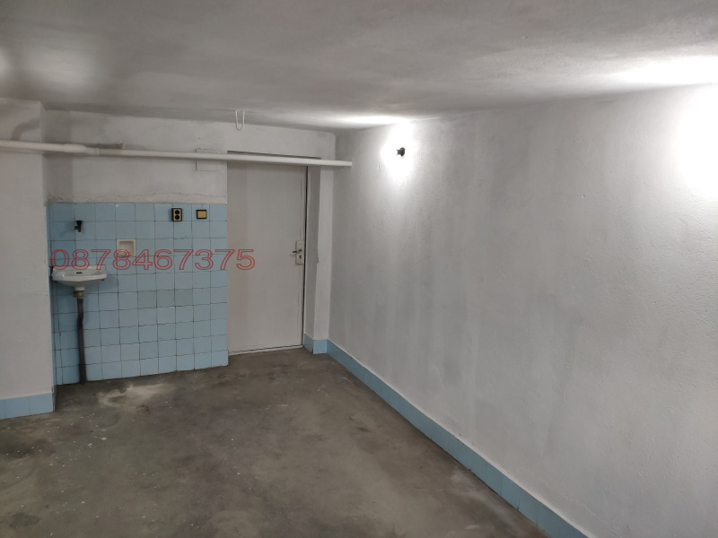 Продава ГАРАЖ, ПАРКОМЯСТО, гр. Плевен, 9-ти квартал, снимка 7 - Гаражи и паркоместа - 52781397