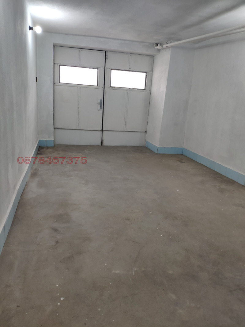 Продава ГАРАЖ, ПАРКОМЯСТО, гр. Плевен, 9-ти квартал, снимка 5 - Гаражи и паркоместа - 52781397