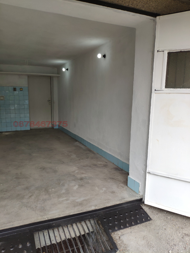 Продава ГАРАЖ, ПАРКОМЯСТО, гр. Плевен, 9-ти квартал, снимка 3 - Гаражи и паркоместа - 52781397