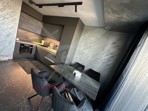 In vendita  1 camera da letto Plovdiv , Tsentar , 98 mq | 45887788