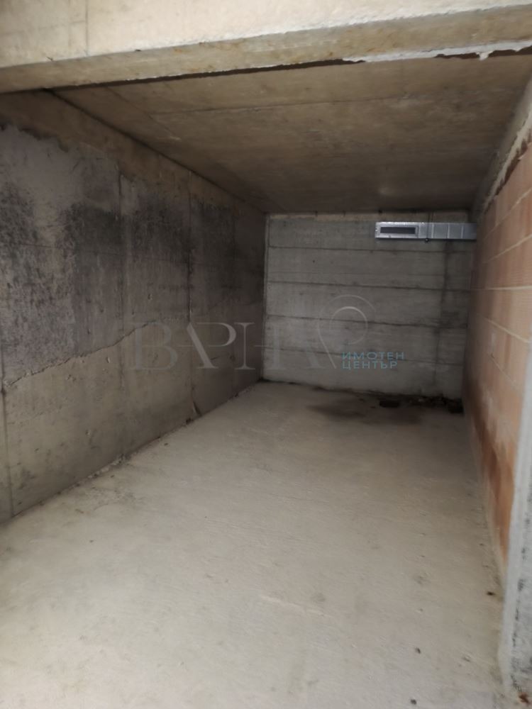 Продава ГАРАЖ, ПАРКОМЯСТО, гр. Варна, Трошево, снимка 2 - Гаражи и паркоместа - 53630049