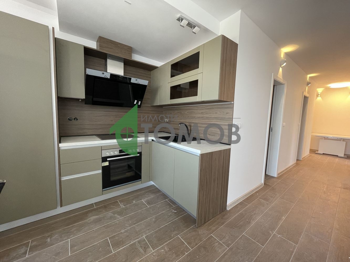 Продава 3-СТАЕН, гр. Шумен, 2-ри корпус, снимка 2 - Апартаменти - 40240328
