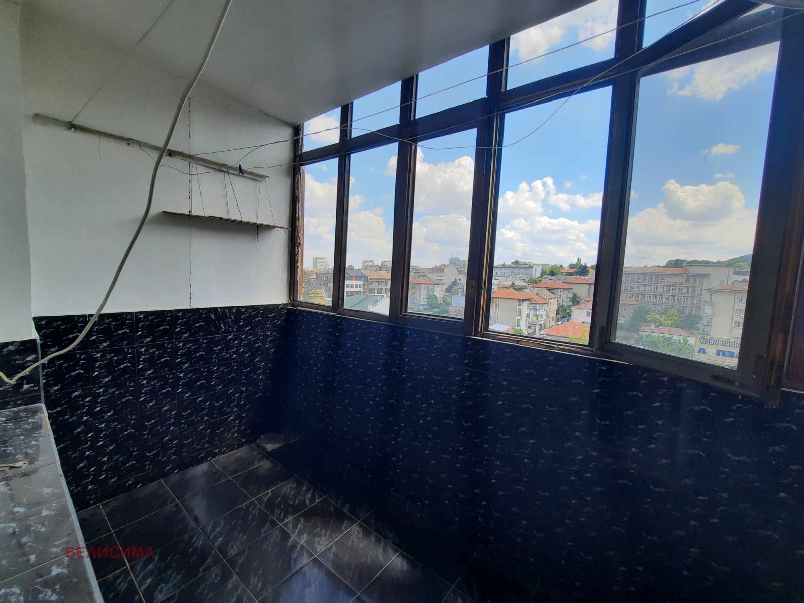 Продава МНОГОСТАЕН, гр. Шумен, Център, снимка 2 - Апартаменти - 52634019