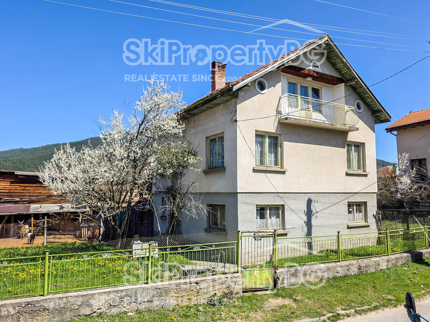 Продава КЪЩА, с. Говедарци, област София област