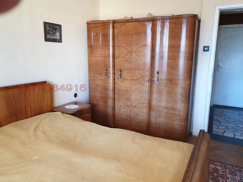 Продава 3-СТАЕН, гр. Разград, Център, снимка 6 - Апартаменти - 52781500