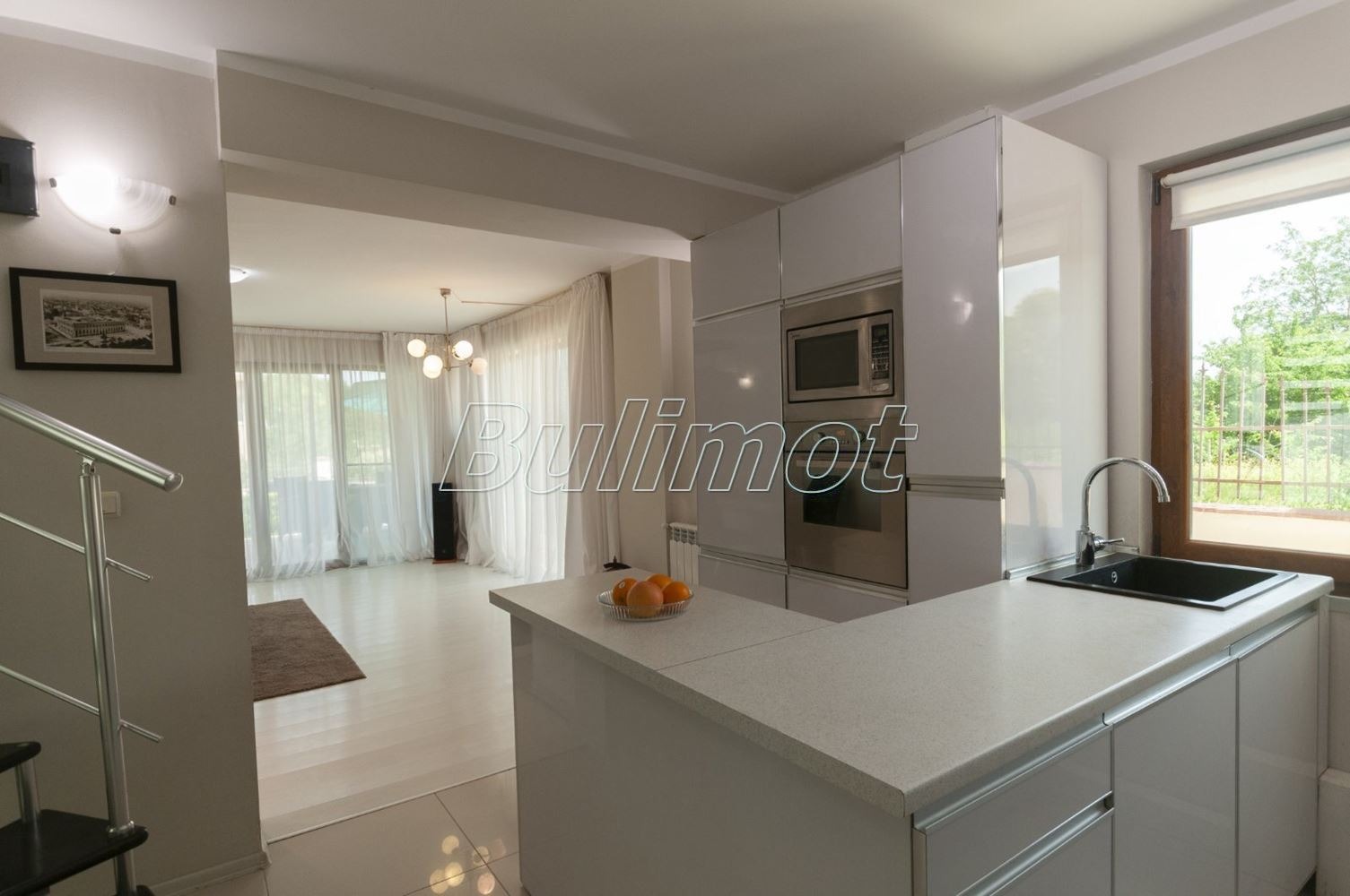 Продава КЪЩА, гр. Варна, м-т Горна Трака