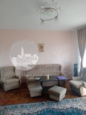 1 quarto Kiutchuk Parij, Plovdiv