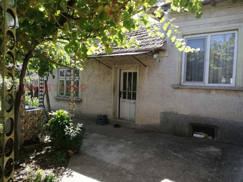 Продава КЪЩА, с. Жегларци, област Добрич, снимка 2 - Къщи - 52803566