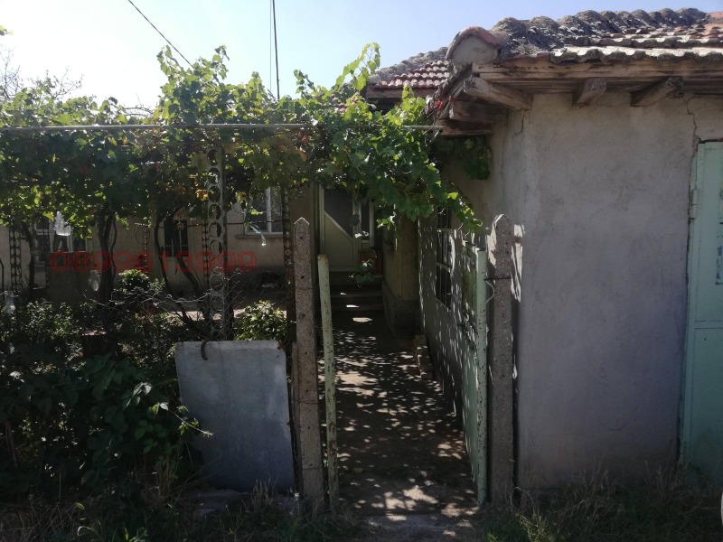Продава КЪЩА, с. Жегларци, област Добрич, снимка 3 - Къщи - 52803566