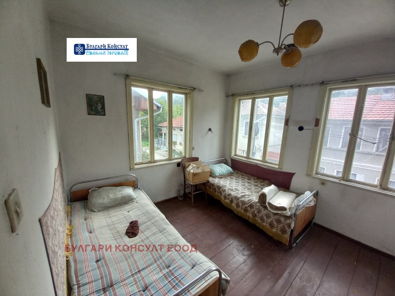 Продава КЪЩА, с. Орешак, област Ловеч, снимка 14 - Къщи - 53258610