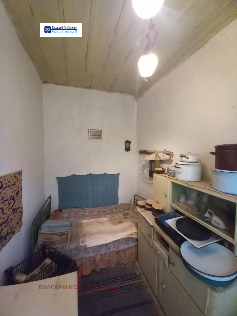 Продава КЪЩА, с. Орешак, област Ловеч, снимка 11 - Къщи - 53258610