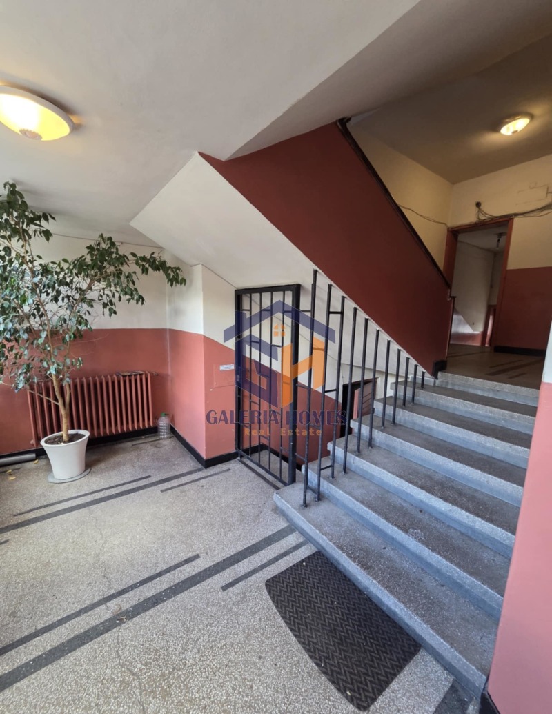 Продава 3-СТАЕН, гр. София, Изток, снимка 2 - Апартаменти - 52635332