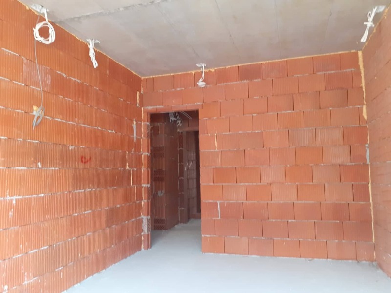 Продава 2-СТАЕН в град Пловдив, Кършияка - 68 кв.м / 127 900 € » 250 150.66 лв., ЛИДЕРА