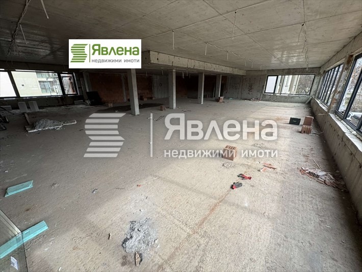 Til salg  Butik Sofia , Suhata reka , 600 kvm | 52393446 - billede [2]
