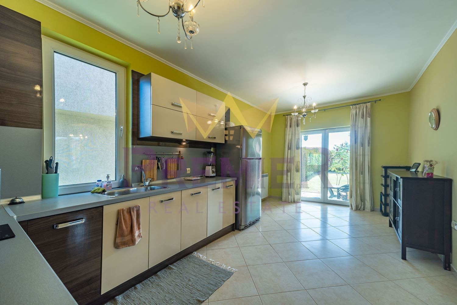 Продава КЪЩА, гр. Балчик, област Добрич, снимка 5 - Къщи - 53868661