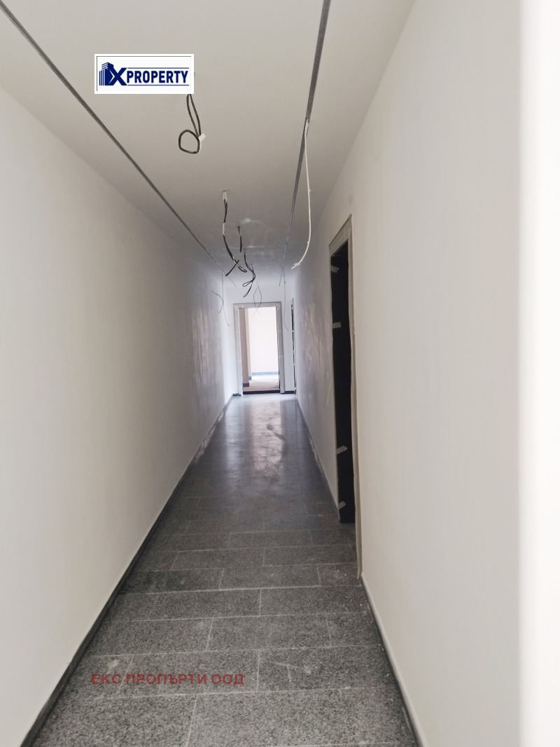 Na sprzedaż  1 sypialnia Pernik , Iztok , 71 mkw | 64669970 - obraz [12]