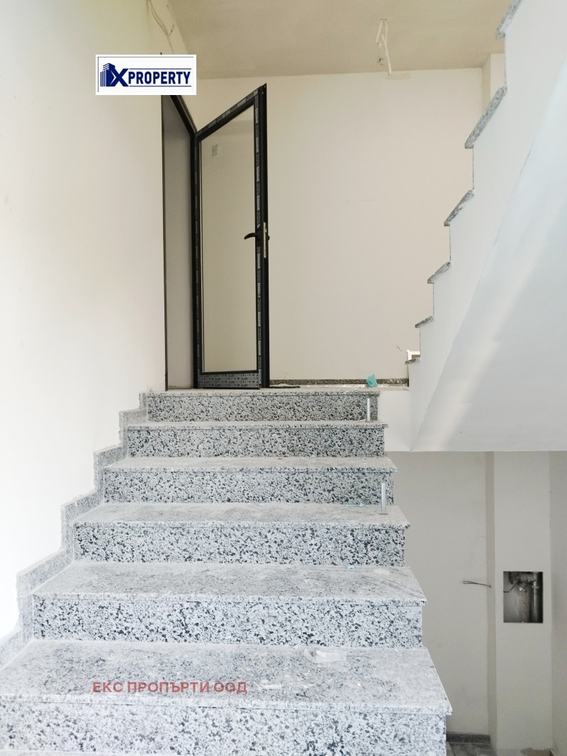 Na sprzedaż  1 sypialnia Pernik , Iztok , 71 mkw | 64669970 - obraz [14]