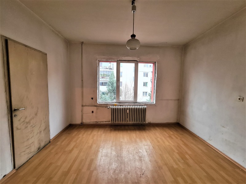 Продава 3-СТАЕН, гр. София, Оборище, снимка 1 - Aпартаменти - 39490116