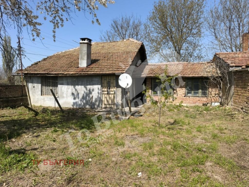 Продава КЪЩА, с. Стамболово, област Велико Търново