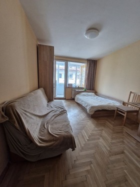 Studie Banishora, Sofia 2