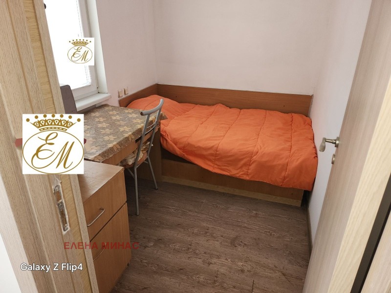 Продава ЕТАЖ ОТ КЪЩА, гр. Шумен, Център, снимка 4 - Етаж от къща - 52747609